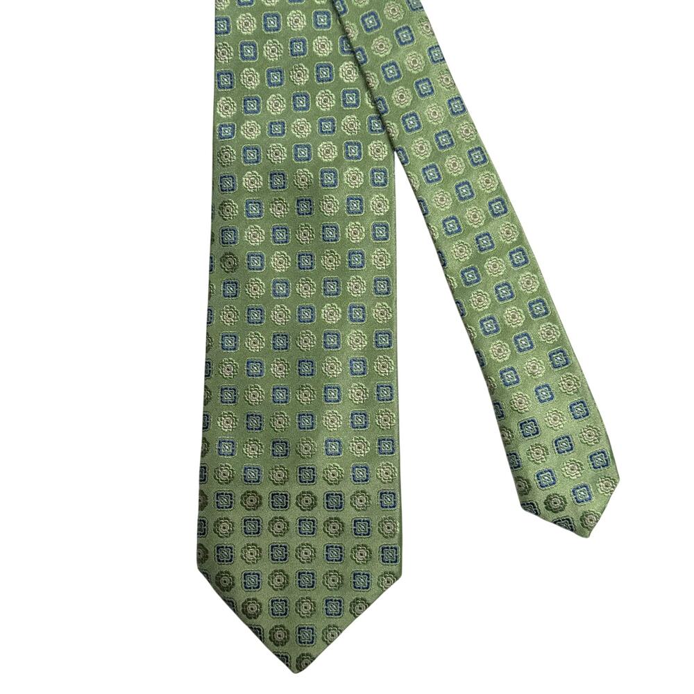 Corneliani Men's Necktie Green Geometrick 100% Silk 3.5x61 Long EUC